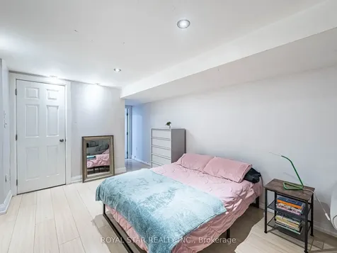 74 Montrose Avenue Toronto ON M6J 2T7