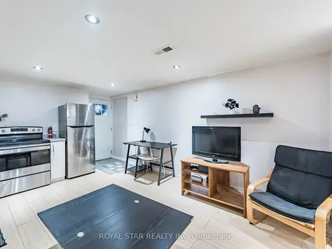 74 Montrose Avenue Toronto ON M6J 2T7