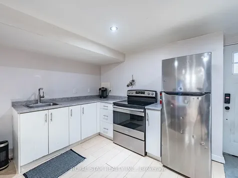 74 Montrose Avenue Toronto ON M6J 2T7