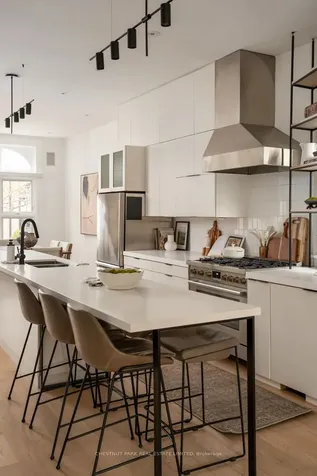 14 Wellesley Avenue Toronto ON M4X 1V3