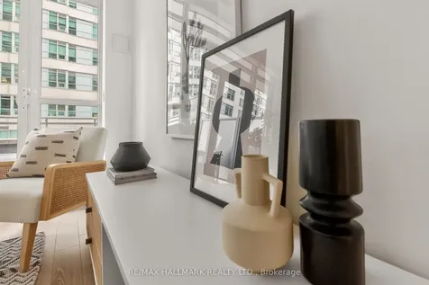 89 Dunfield Avenue Toronto ON M4S 0A4