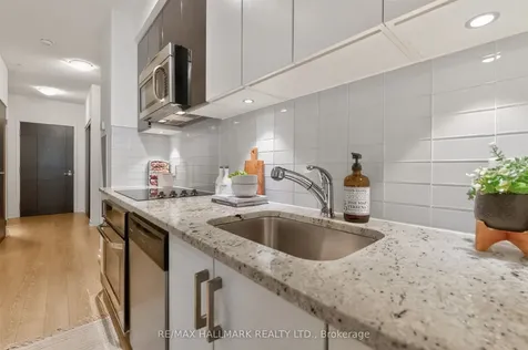 89 Dunfield Avenue Toronto ON M4S 0A4