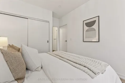 89 Dunfield Avenue Toronto ON M4S 0A4