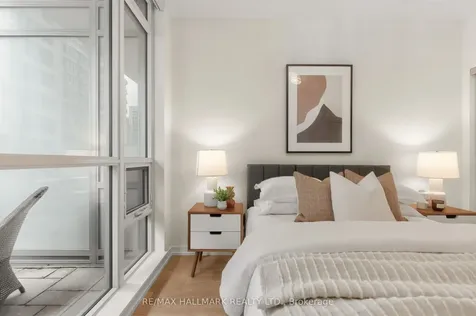 89 Dunfield Avenue Toronto ON M4S 0A4