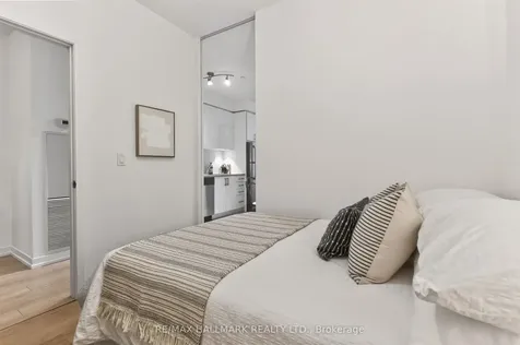 89 Dunfield Avenue Toronto ON M4S 0A4