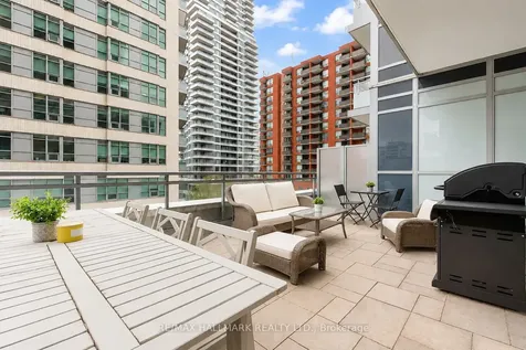 89 Dunfield Avenue Toronto ON M4S 0A4