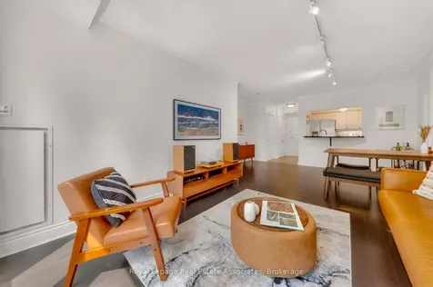 800 Spadina Road Toronto ON M5P 3N2