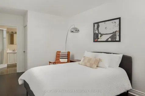800 Spadina Road Toronto ON M5P 3N2