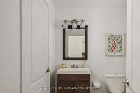 800 Spadina Road Toronto ON M5P 3N2
