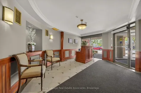 800 Spadina Road Toronto ON M5P 3N2