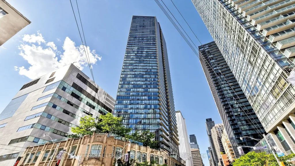 832 Bay Street Toronto ON M5S 1Z6