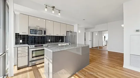 832 Bay Street Toronto ON M5S 1Z6
