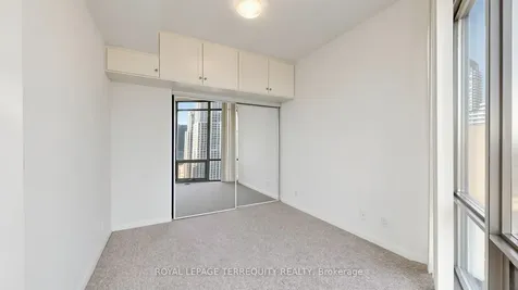 832 Bay Street Toronto ON M5S 1Z6