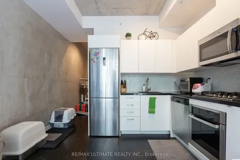 39 Brant Street Toronto ON M5V 0M8
