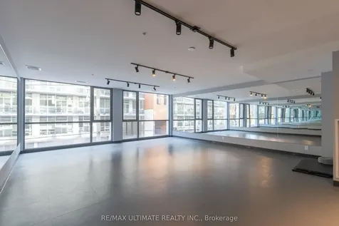 39 Brant Street Toronto ON M5V 0M8