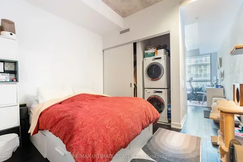39 Brant Street Toronto ON M5V 0M8