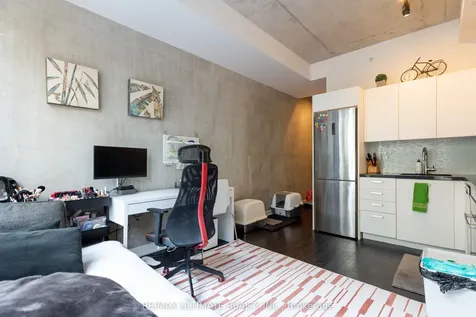 39 Brant Street Toronto ON M5V 0M8