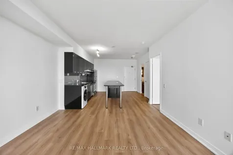19 Singer Court Toronto ON M2K 0B2