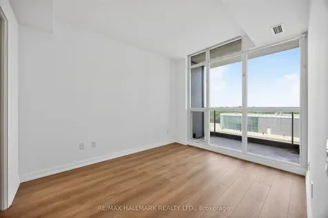 19 Singer Court Toronto ON M2K 0B2