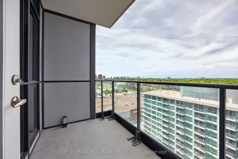 19 Singer Court Toronto ON M2K 0B2