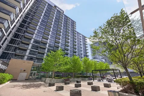 19 Singer Court Toronto ON M2K 0B2