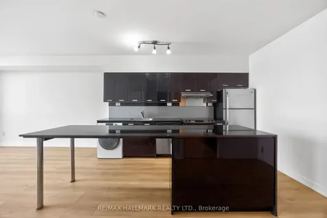 19 Singer Court Toronto ON M2K 0B2
