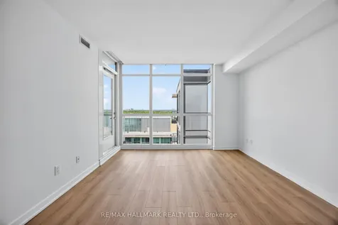 19 Singer Court Toronto ON M2K 0B2