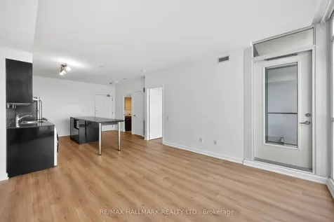 19 Singer Court Toronto ON M2K 0B2