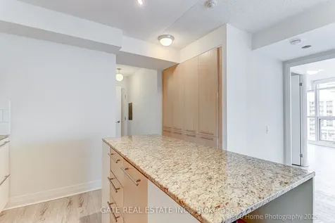 21 Carlton Street Toronto ON M5B 1L3