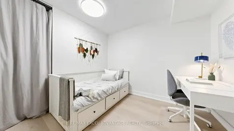 4K Spadina Avenue Toronto ON M5V 3Y9