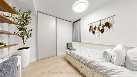 4K Spadina Avenue Toronto ON M5V 3Y9