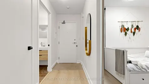 4K Spadina Avenue Toronto ON M5V 3Y9
