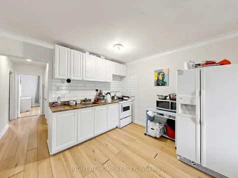 73 Garthdale Court Toronto ON M3H 5P7