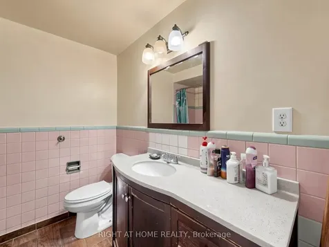 73 Garthdale Court Toronto ON M3H 5P7