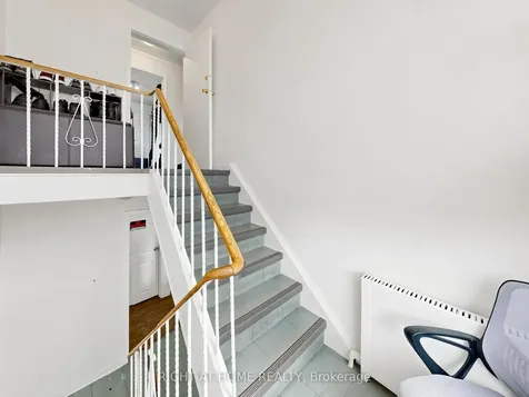 73 Garthdale Court Toronto ON M3H 5P7