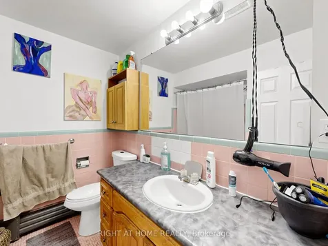 73 Garthdale Court Toronto ON M3H 5P7
