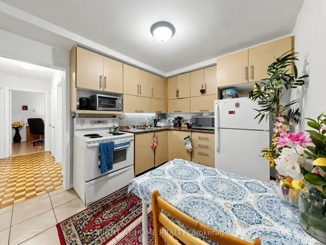 73 Garthdale Court Toronto ON M3H 5P7