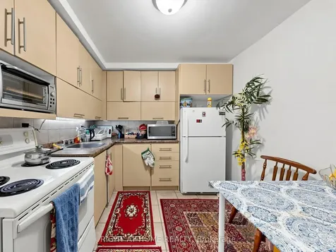73 Garthdale Court Toronto ON M3H 5P7
