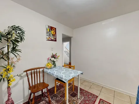 73 Garthdale Court Toronto ON M3H 5P7