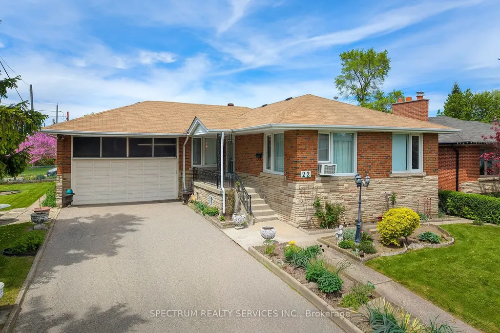 22 Barksdale Avenue Toronto ON M3H 4S3