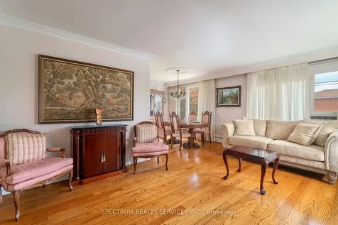 22 Barksdale Avenue Toronto ON M3H 4S3
