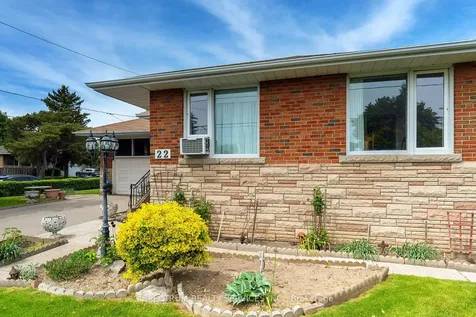 22 Barksdale Avenue Toronto ON M3H 4S3
