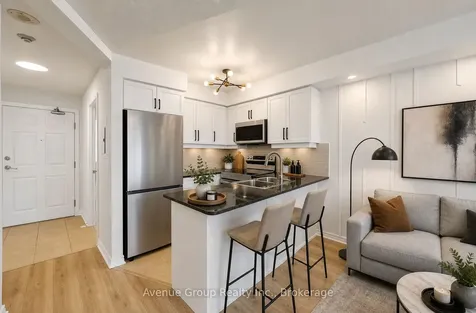 19 Barberry Place Toronto ON M2K 3E3