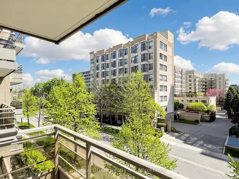 19 Barberry Place Toronto ON M2K 3E3