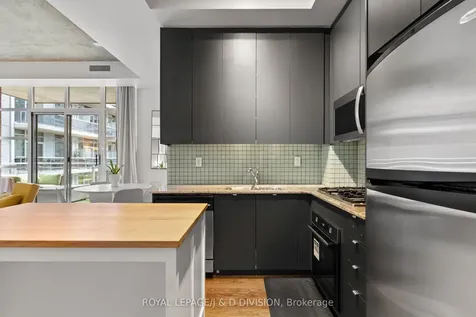 19 Brant Street Toronto ON M5V 2L2