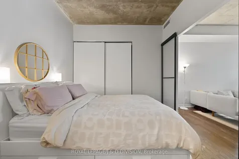 19 Brant Street Toronto ON M5V 2L2
