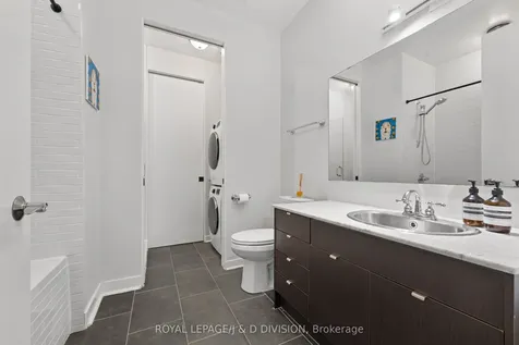 19 Brant Street Toronto ON M5V 2L2