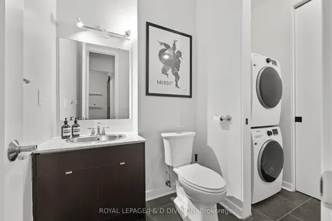 19 Brant Street Toronto ON M5V 2L2
