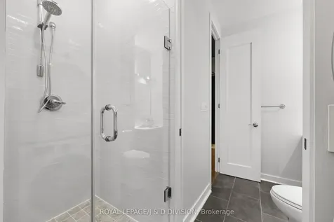 19 Brant Street Toronto ON M5V 2L2
