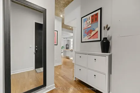 19 Brant Street Toronto ON M5V 2L2